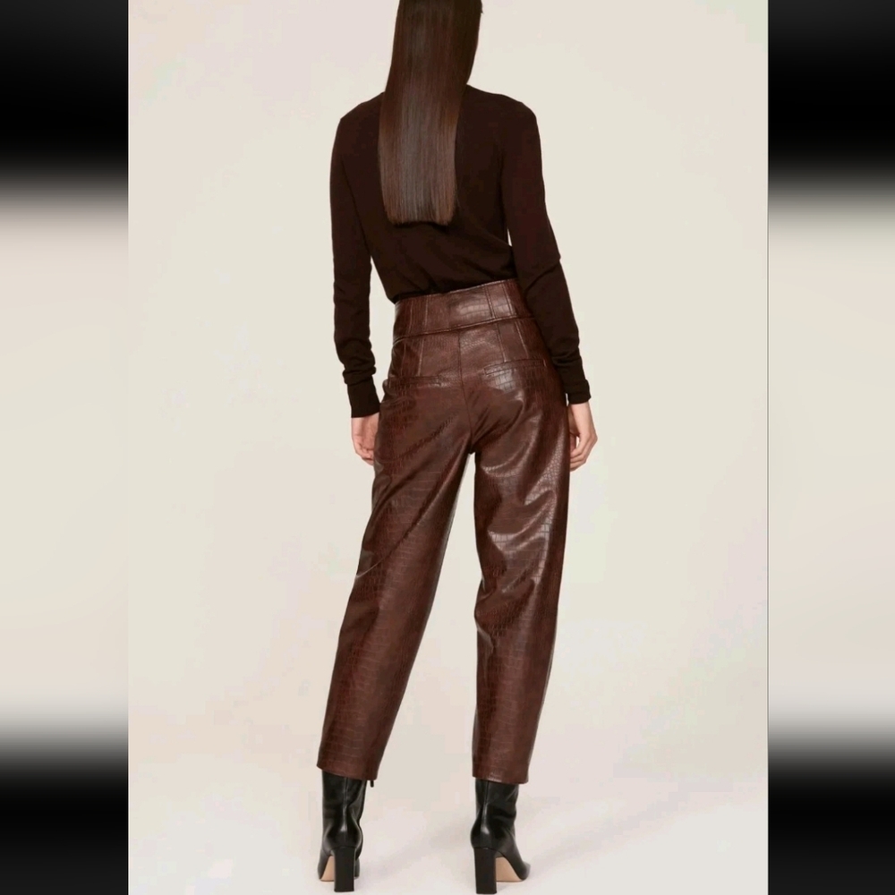 Veronica Beard Carabella Embossed Croc Effect Cropped Tapered Pants Size 4 - Picture 12 of 12